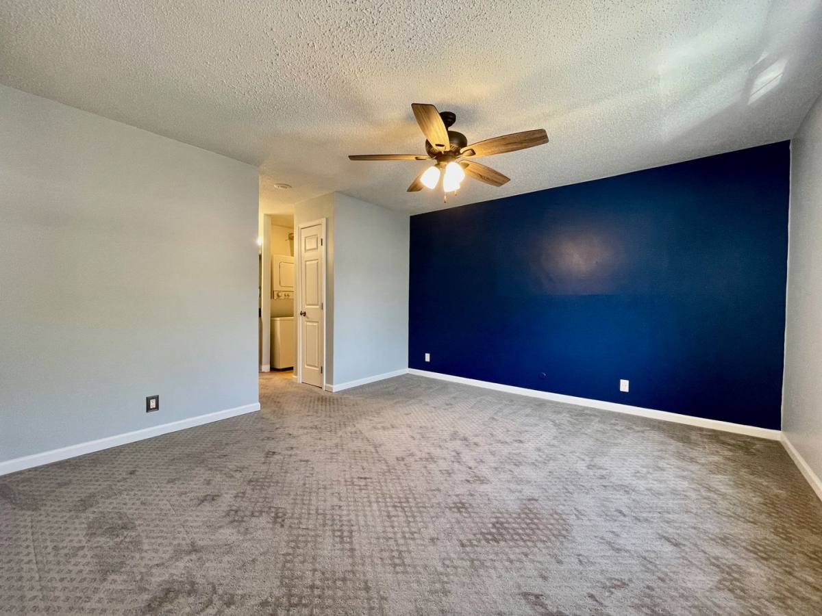 Condo for rent at 4147 Roanoke Rd, Kansas City, MO 64111