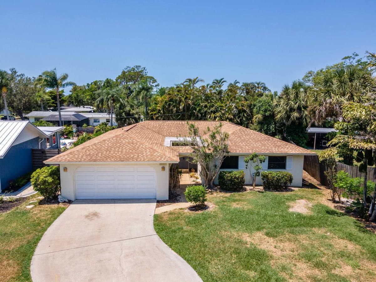 House for rent at 5808 Briarwood Ave, Sarasota, FL 34231