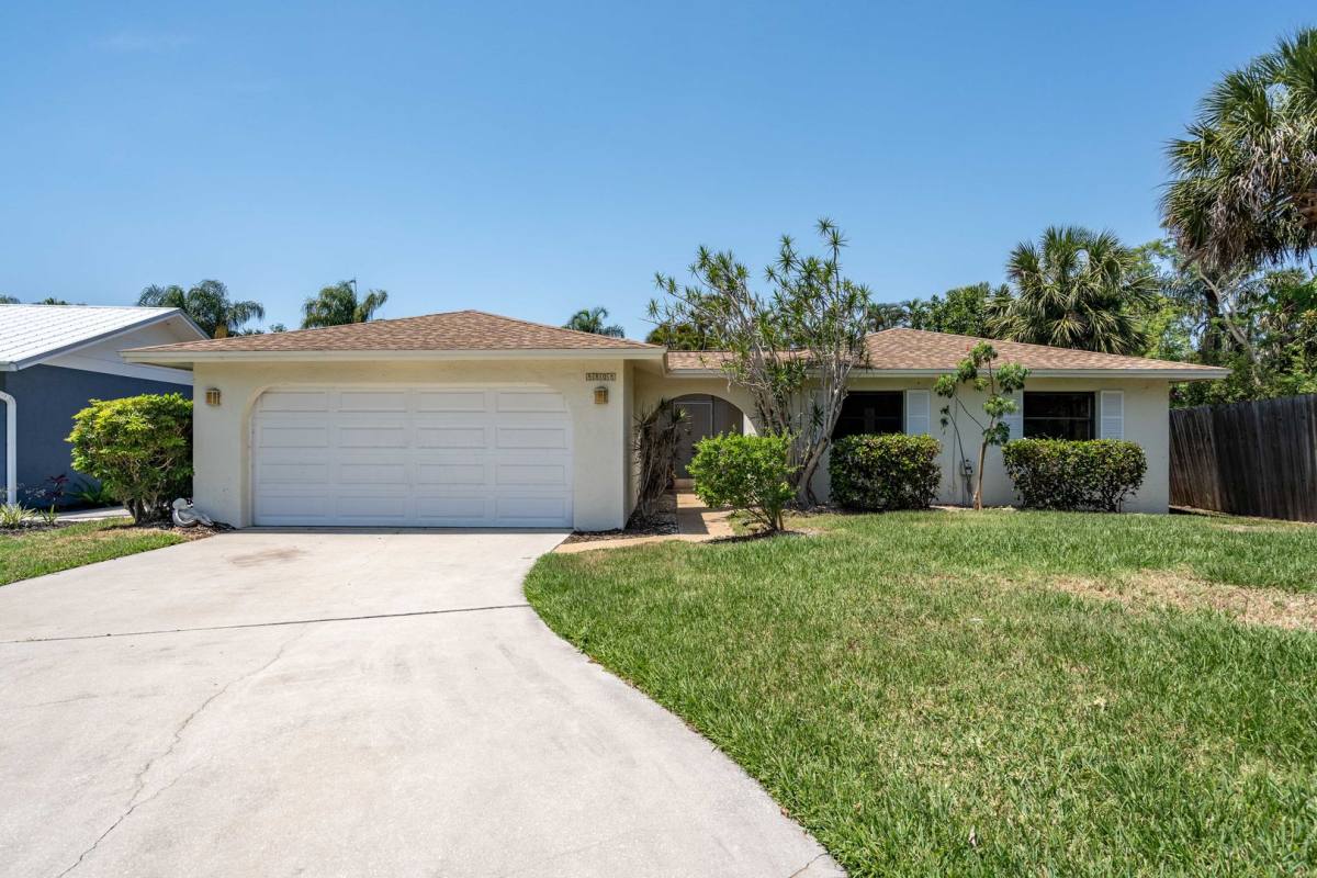 House for rent at 5808 Briarwood Ave, Sarasota, FL 34231