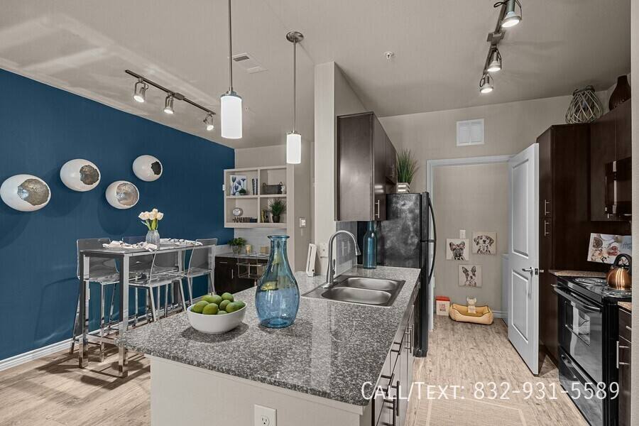 Apartment for rent at 2600 Ella Blvd #21EA, Houston, TX 77008