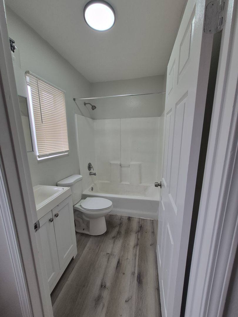 Apartment for rent at 151 E 62nd St, Los Angeles, CA 90003