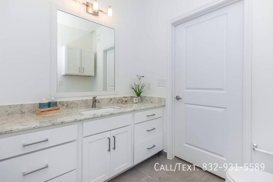 Apartment for rent at 2649 Austin #CL2, Houston, TX 77004