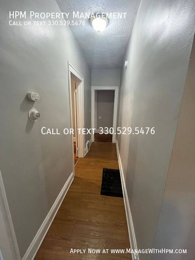 Apartment for rent at 724 Crosby St #1, Akron, OH 44302