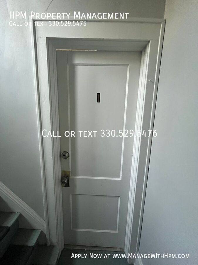 Apartment for rent at 724 Crosby St #1, Akron, OH 44302