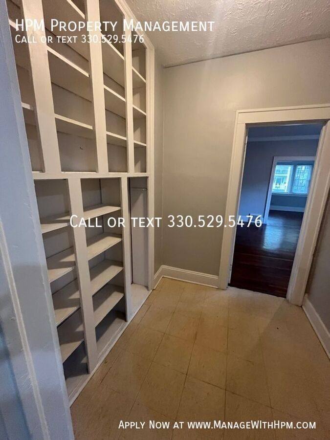Apartment for rent at 724 Crosby St #1, Akron, OH 44302