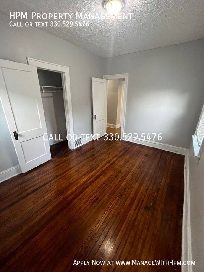 Apartment for rent at 724 Crosby St #1, Akron, OH 44302