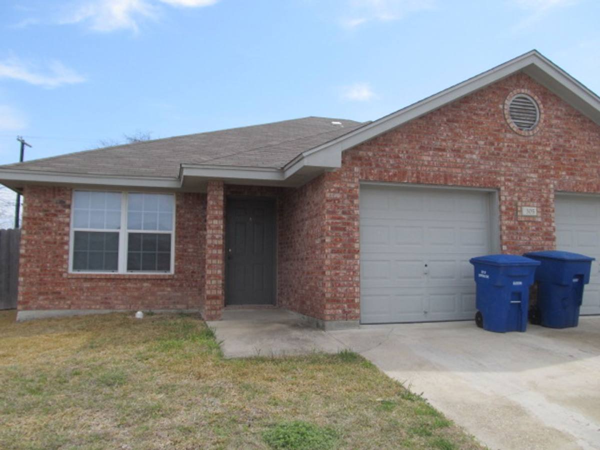 Apartment for rent at 305 Creek St, Copperas Cove, TX 76522