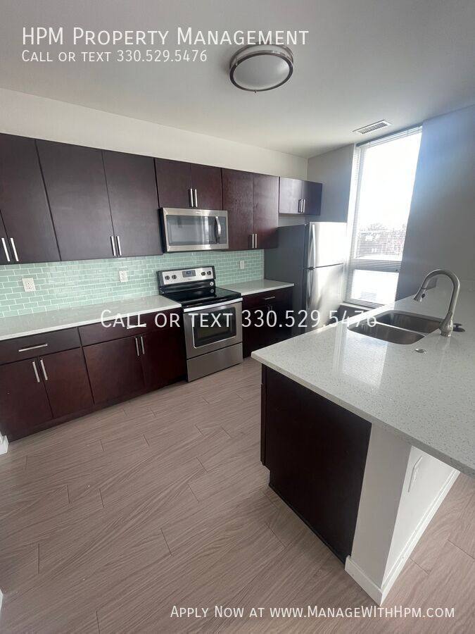 Apartment for rent at 3219 Detroit Ave #204, Cleveland, OH 44113