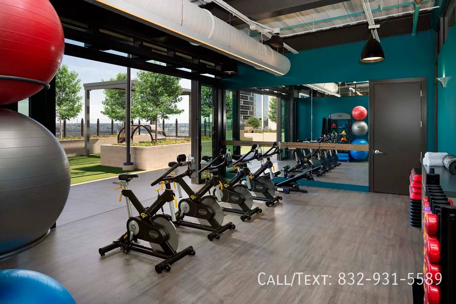 Apartment for rent at 1710 Smith St #CNDN, Houston, TX 77002