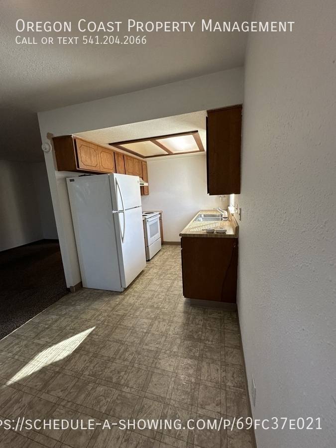 Apartment for rent at 3940 Evergreen Ave #3, Depoe Bay, OR 97341
