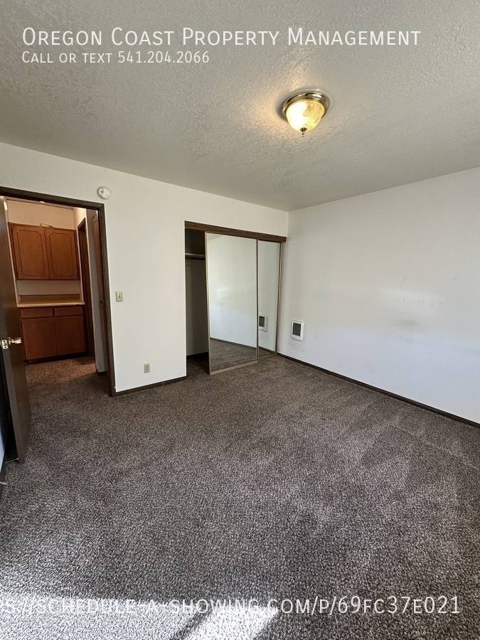 Apartment for rent at 3940 Evergreen Ave #3, Depoe Bay, OR 97341