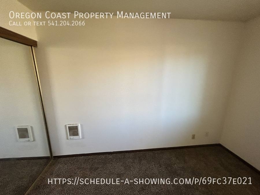 Apartment for rent at 3940 Evergreen Ave #3, Depoe Bay, OR 97341