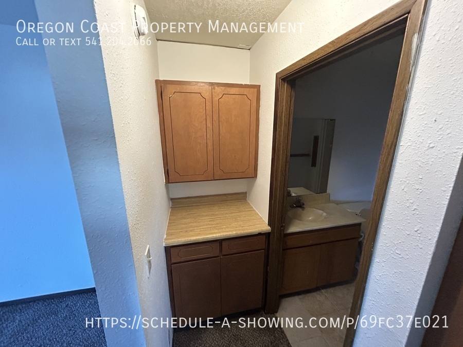 Apartment for rent at 3940 Evergreen Ave #3, Depoe Bay, OR 97341