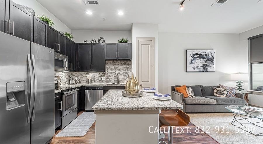 Apartment for rent at 1000 Chimney Rock Rd #26FW1, Houston, TX 77056