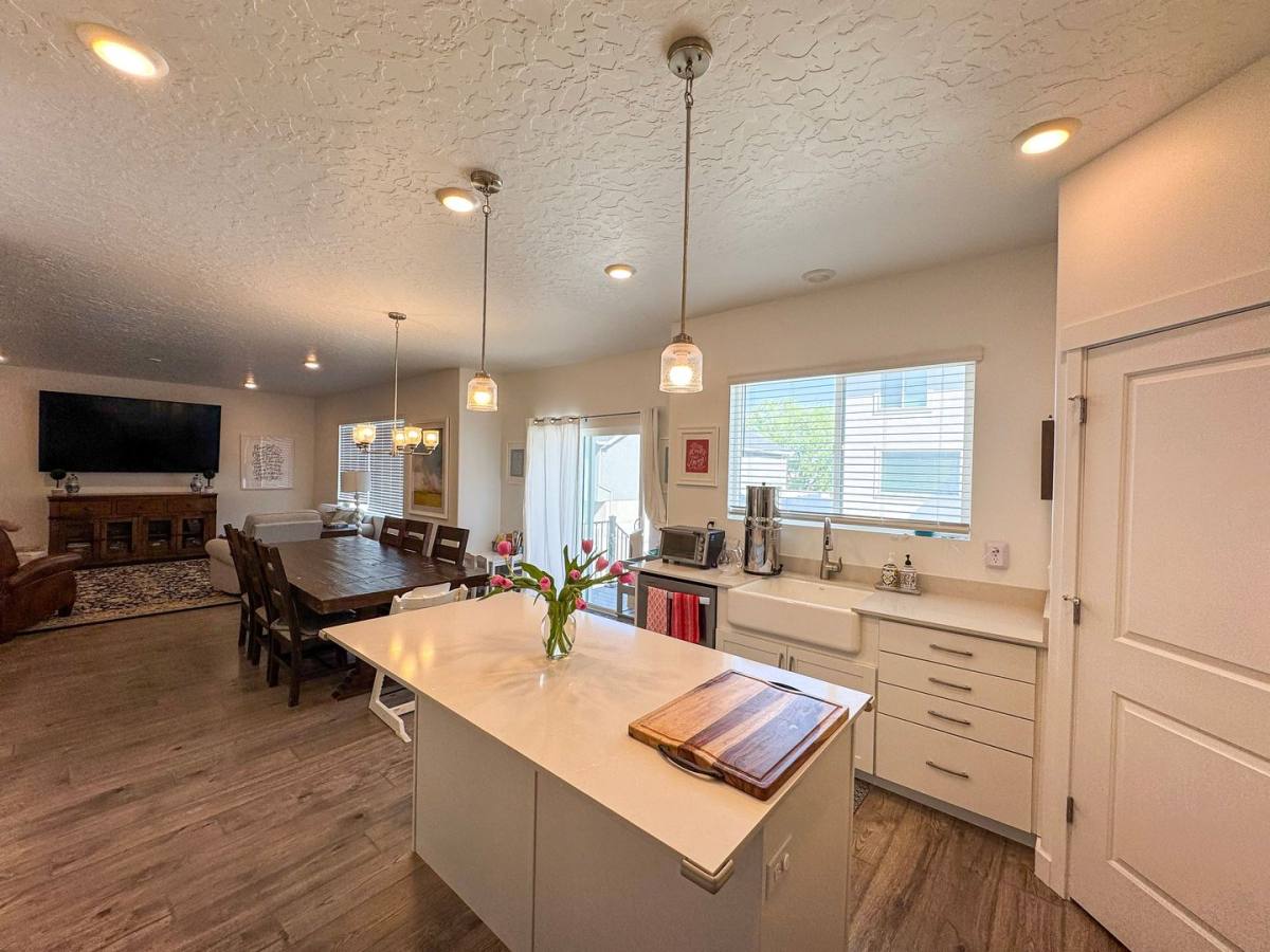 House for rent at 4138 W 750 S, Syracuse, UT 84075