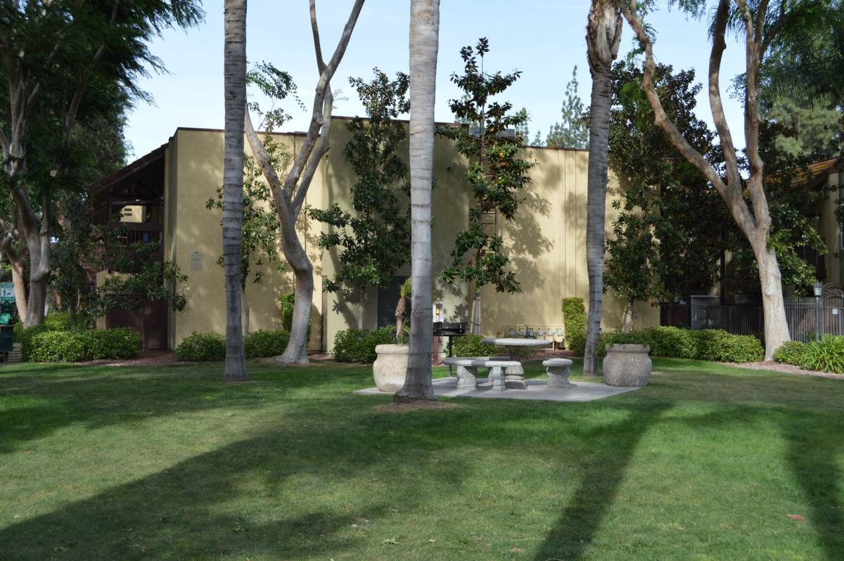 Condo for rent at 2909 Huntington Blvd, Fresno, CA 93721