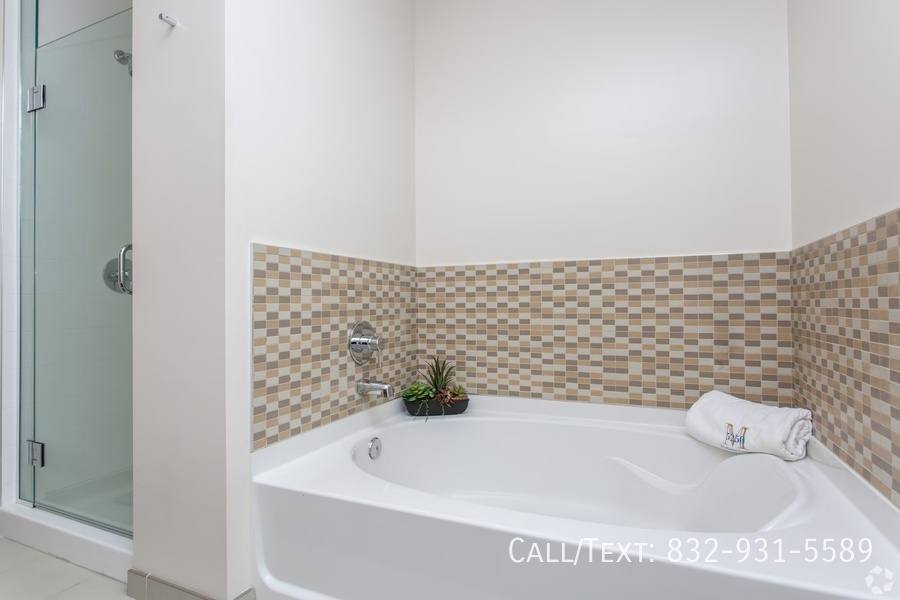 Apartment for rent at 2758 Chimney Rock Rd #M20, Houston, TX 77056