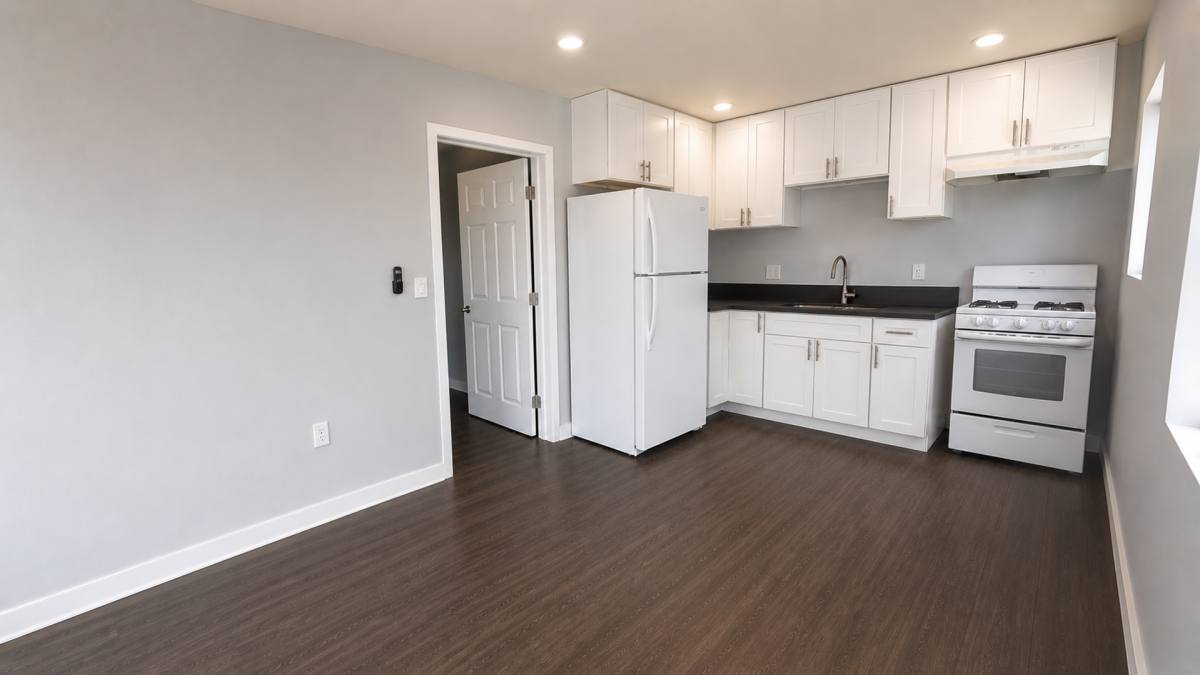 Apartment for rent at 5857-5863 1 2 S W Blvd, Los Angeles, CA 90043