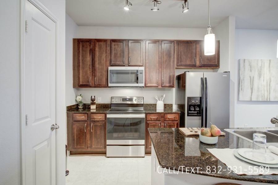 Apartment for rent at 4999 Post Oak Timber Dr #IUPO, Houston, TX 77056