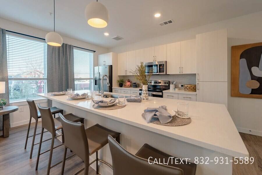 Apartment for rent at 501 W 24th St #COH, Houston, TX 77008