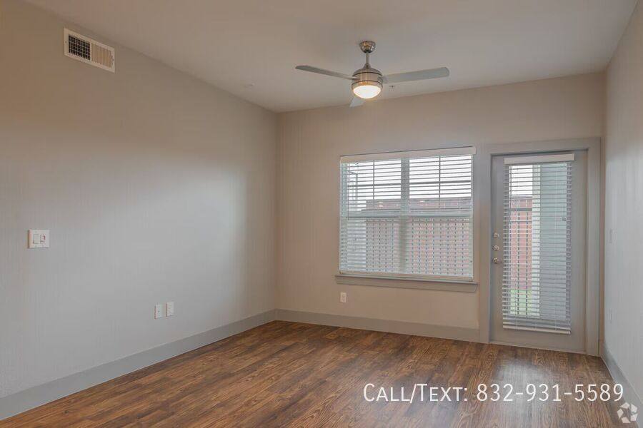 Apartment for rent at 5610 S Shaver St, Houston, TX 77034