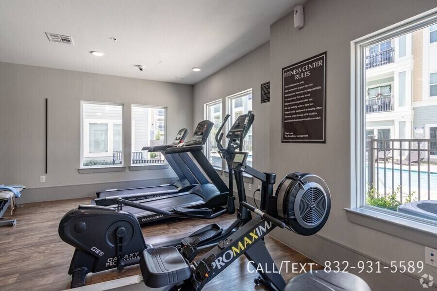 Apartment for rent at 5610 S Shaver St, Houston, TX 77034