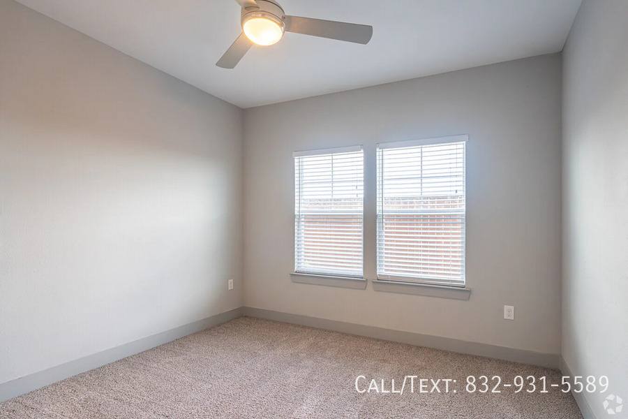 Apartment for rent at 5610 S Shaver St, Houston, TX 77034