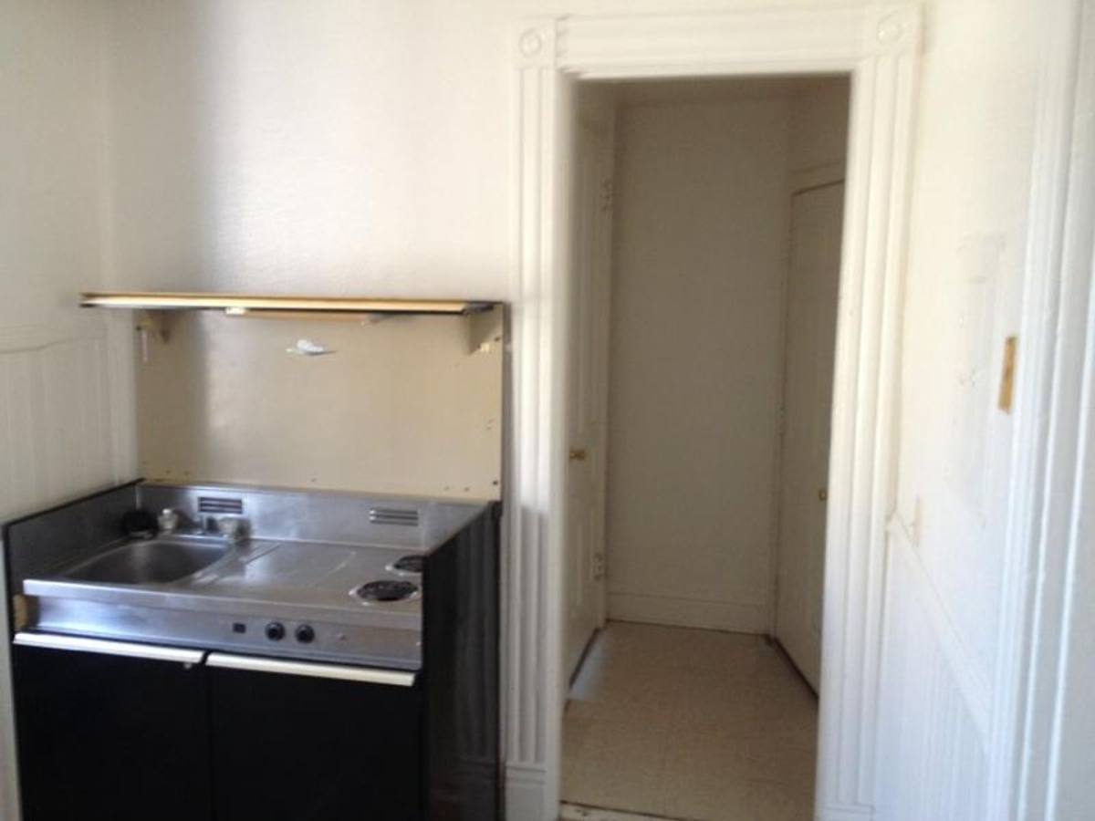 Apartment for rent at 432 W 3rd St, Davenport, IA 52801