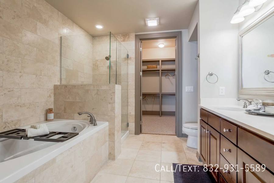 Apartment for rent at 5665 San Felipe St #7RW, Houston, TX 77056