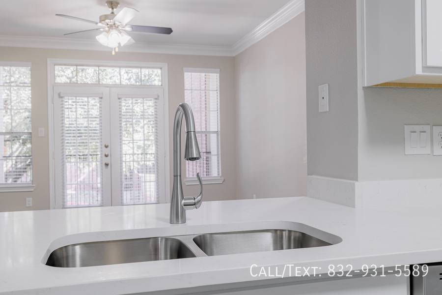 Apartment for rent at 5335 W Loop S, Houston, TX 77081