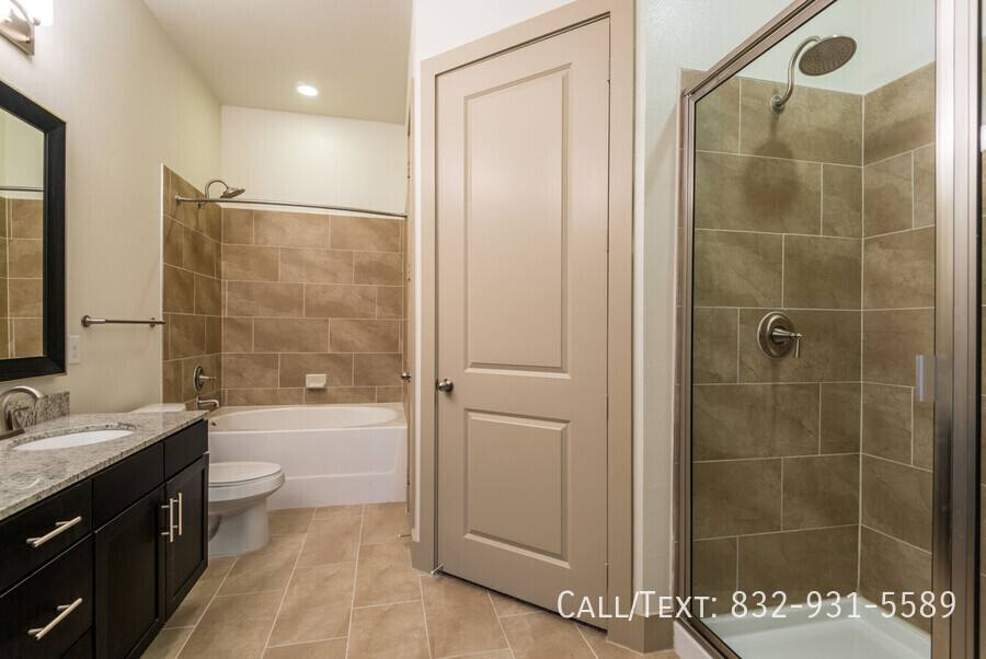 Apartment for rent at 1000 Chimney Rock Rd #26FW2, Houston, TX 77056