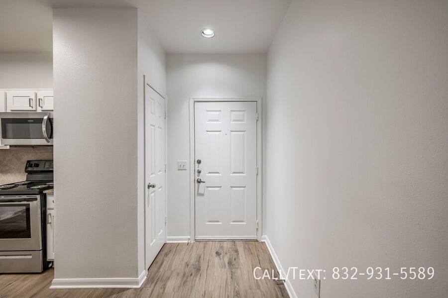 Apartment for rent at 99 N Delano St #CSF1, Houston, TX 77003