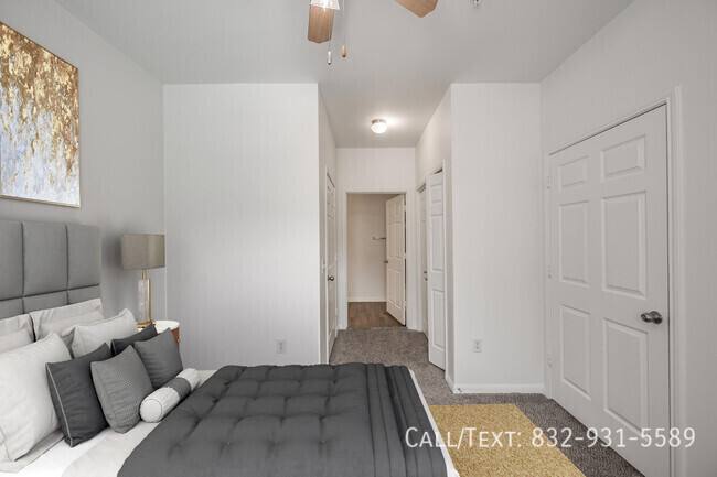 Apartment for rent at 99 N Delano St #CSF1, Houston, TX 77003