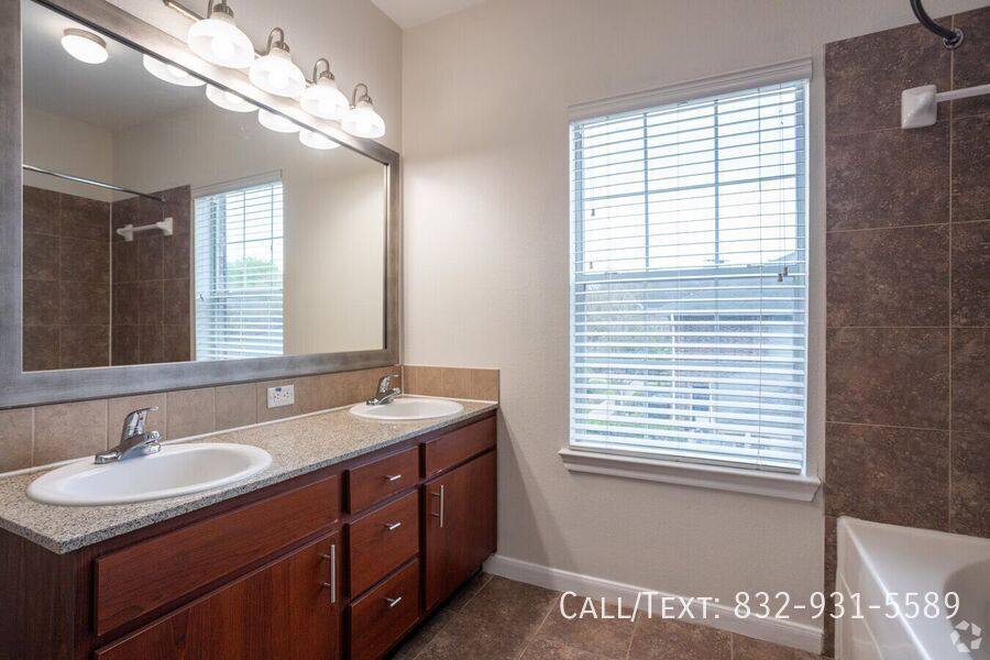 Apartment for rent at 17972 Park Row Blvd #TABCS3, Houston, TX 77084