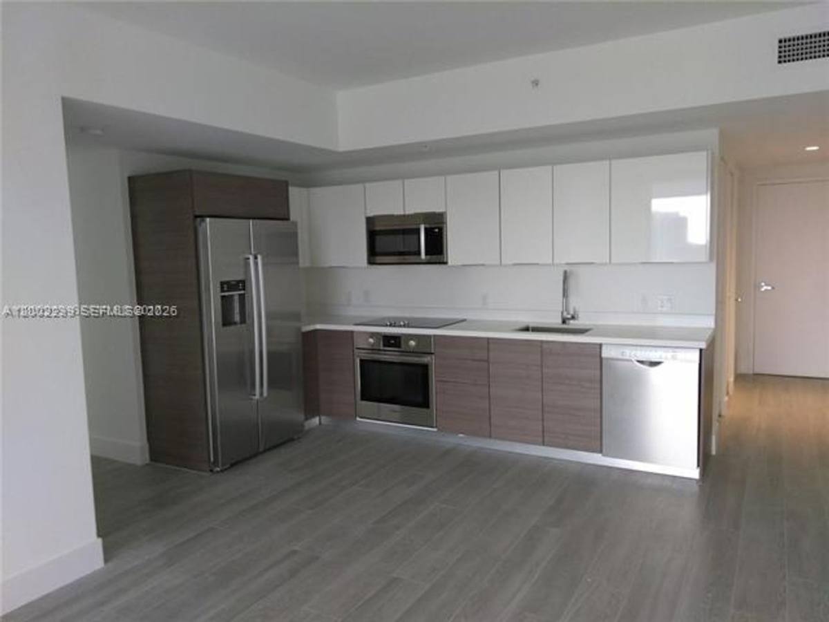 Apartment for rent at 1010 SW 2nd Ave, Miami, FL 33130