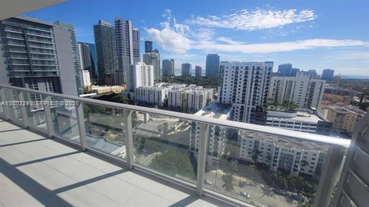 Apartment for rent at 1010 SW 2nd Ave, Miami, FL 33130
