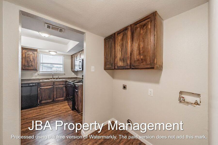 Townhouse for rent at 1766 Belshire Court #1766B, Fort Worth, TX 76140