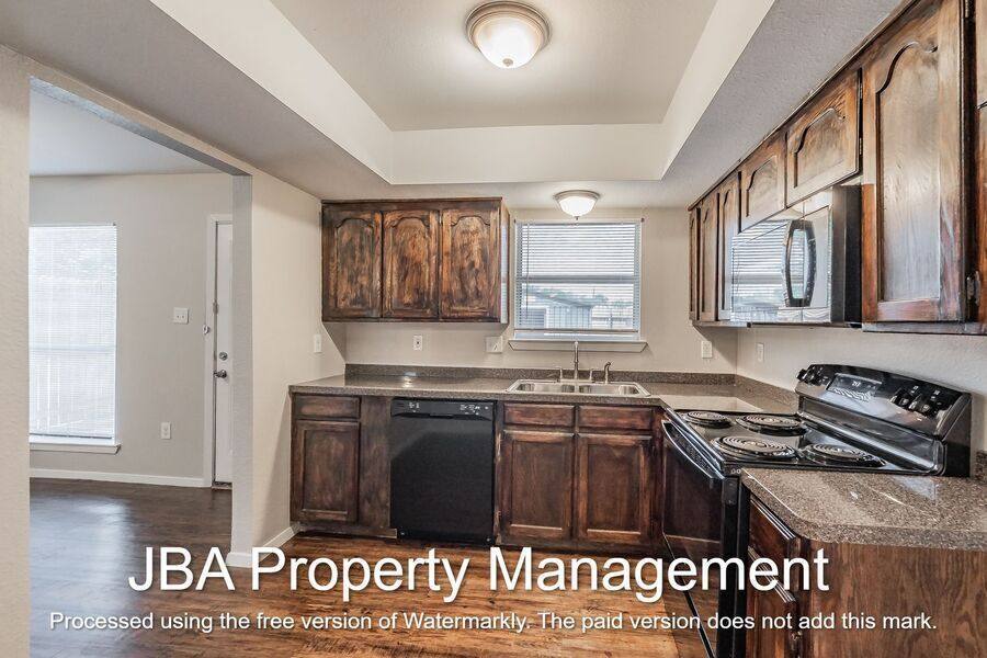 Townhouse for rent at 1766 Belshire Court #1766B, Fort Worth, TX 76140