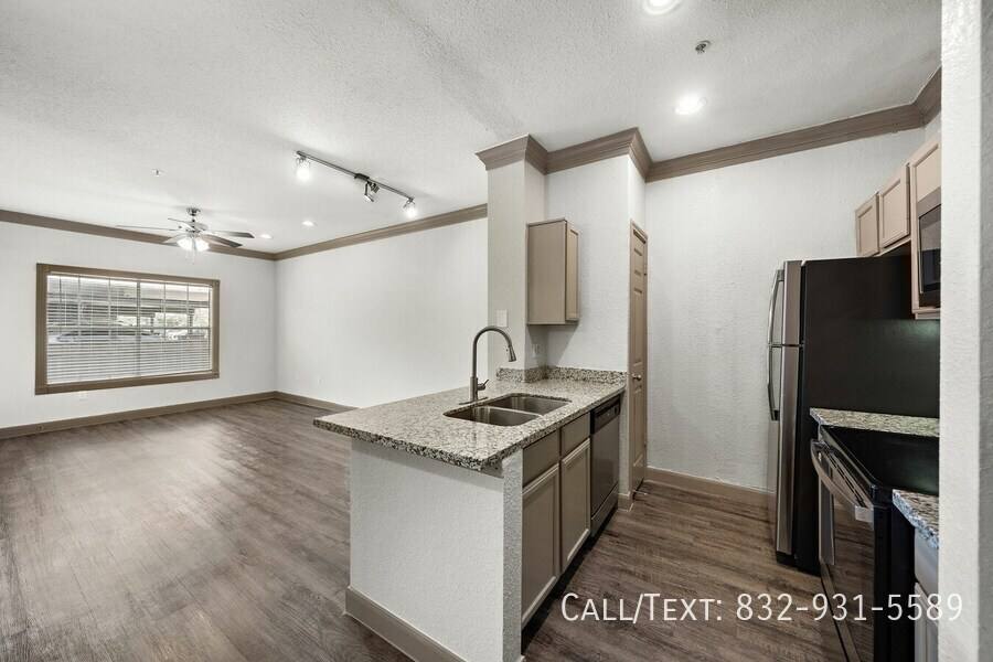 Apartment for rent at 8882 Westheimer Rd #RAEE1, Houston, TX 77063