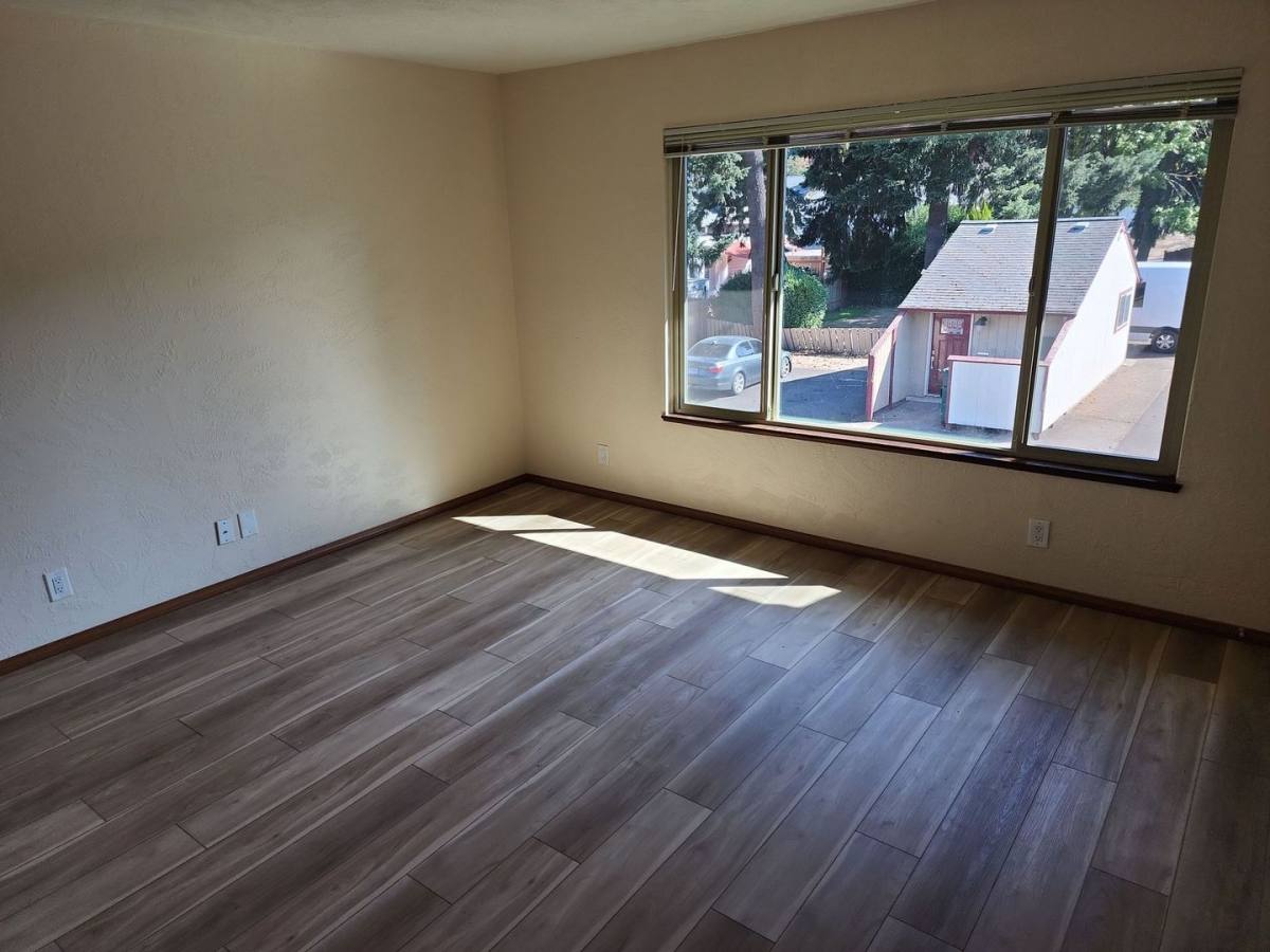 Apartment for rent at 525-595 Grant Ave, Cottage Grove, OR 97424