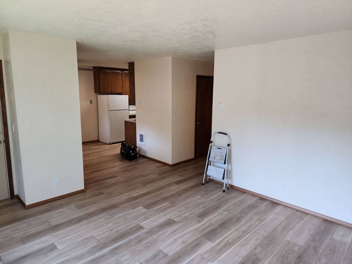 Apartment for rent at 525-595 Grant Ave, Cottage Grove, OR 97424