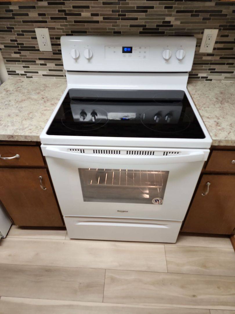 Apartment for rent at 525-595 Grant Ave, Cottage Grove, OR 97424