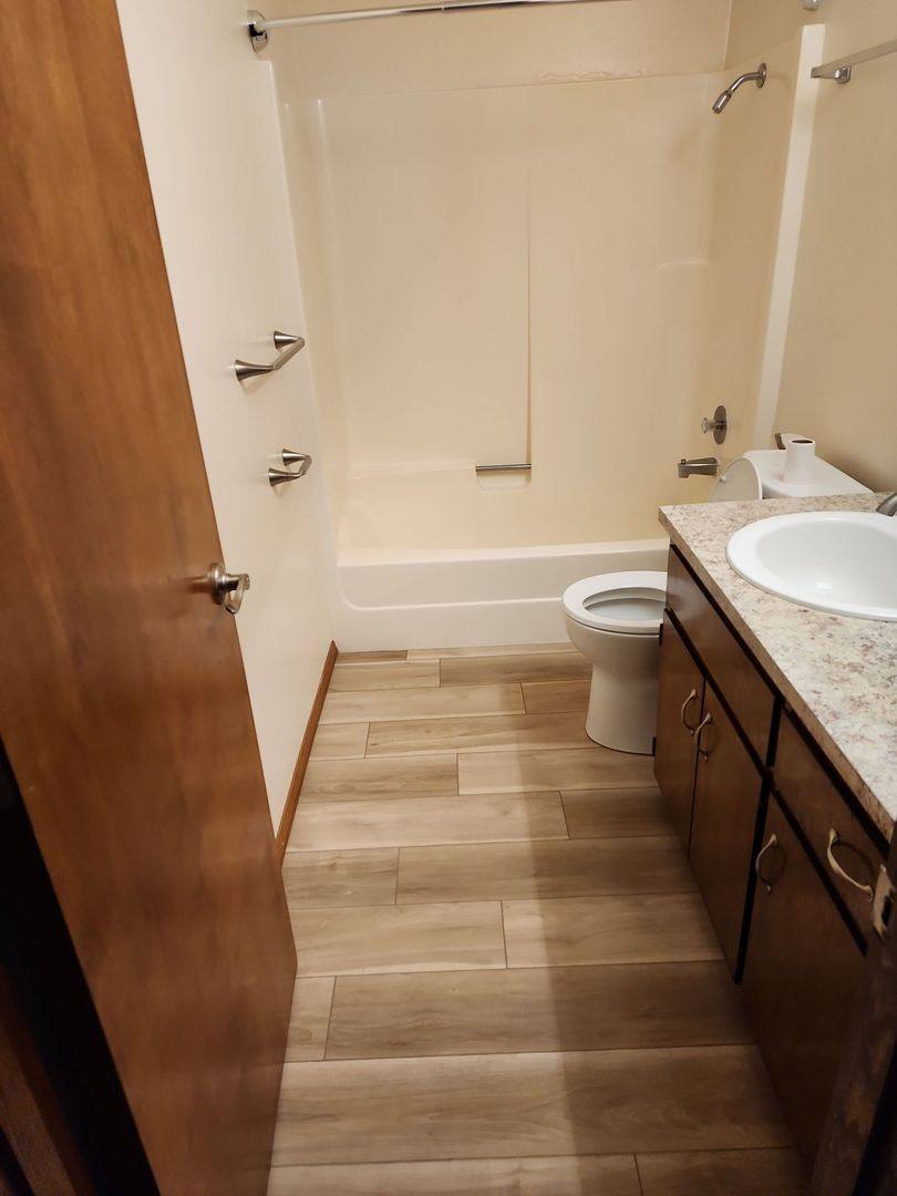 Apartment for rent at 525-595 Grant Ave, Cottage Grove, OR 97424