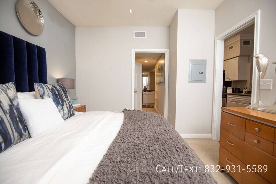 Apartment for rent at 2800 Wilcrest Dr #PAW, Houston, TX 77042