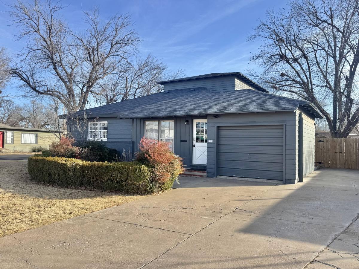 Apartment for rent at 2701 27th St, Lubbock, TX 79410