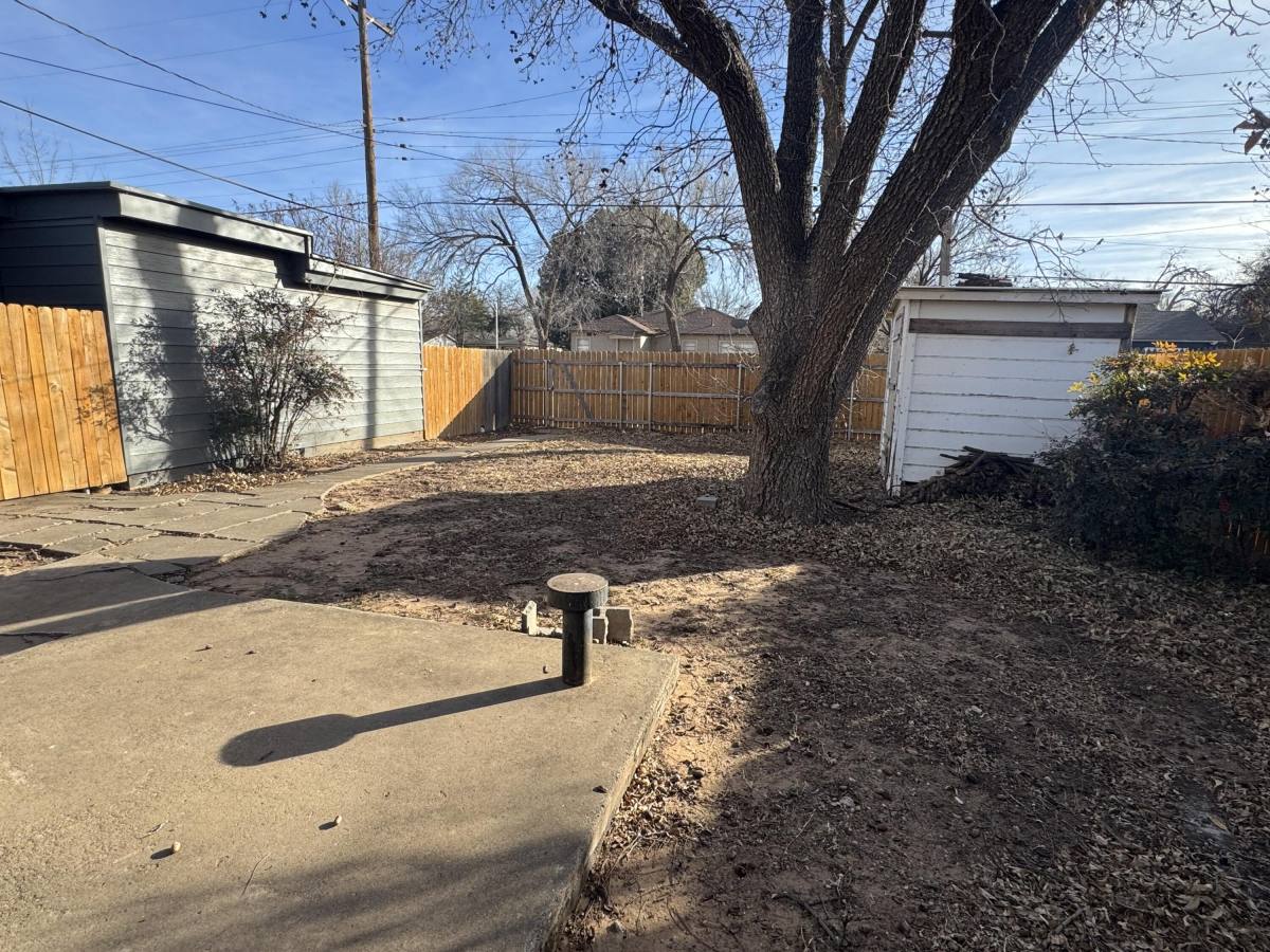 Apartment for rent at 2701 27th St, Lubbock, TX 79410