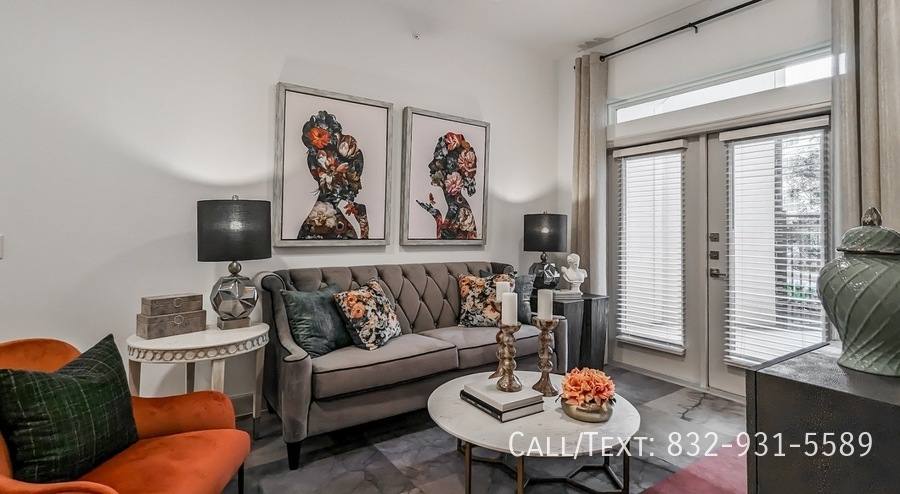 Apartment for rent at 1718 W 34th St #TRGO1, Houston, TX 77018