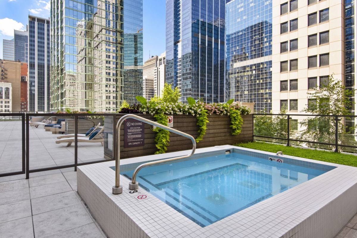 Apartment for rent at 210 N Wells St, Chicago, IL 60606