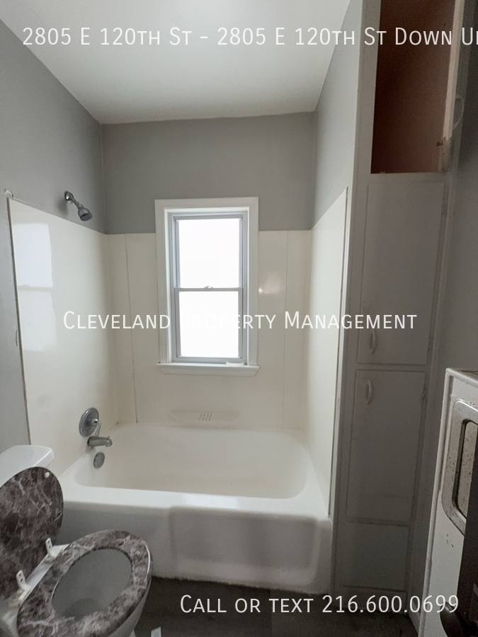 Apartment for rent at 2805 E 120th St Down, Cleveland, OH 44120