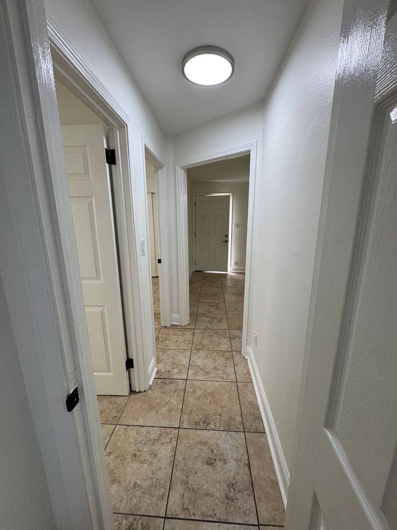 Apartment for rent at 305 N Hullen St, Metairie, LA 70001